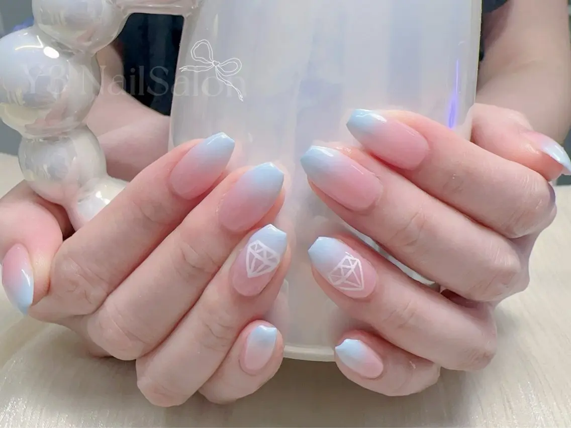 ネイル グラデーション 水色 ピンク ハンドネイル Y3 NailSalonのネイルデザイン