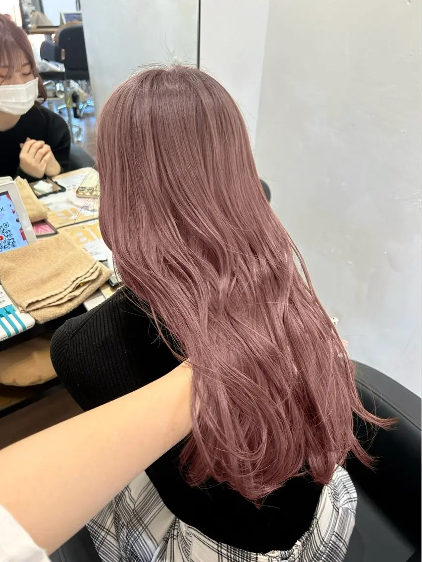 ロング カラー 透明感カラー ダブルカラー ピンクカラー カット ヘアカラー トリートメント 藤間 帆乃夏（とうまほのかのヘアスタイル