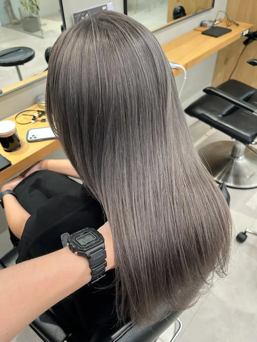 セミロング カラー ベージュカラー ブリーチ グレージュ ハイトーンカラー ヘアカラー トリートメント 赤み消しカラー/ ナチュラル/トモキのヘアスタイル
