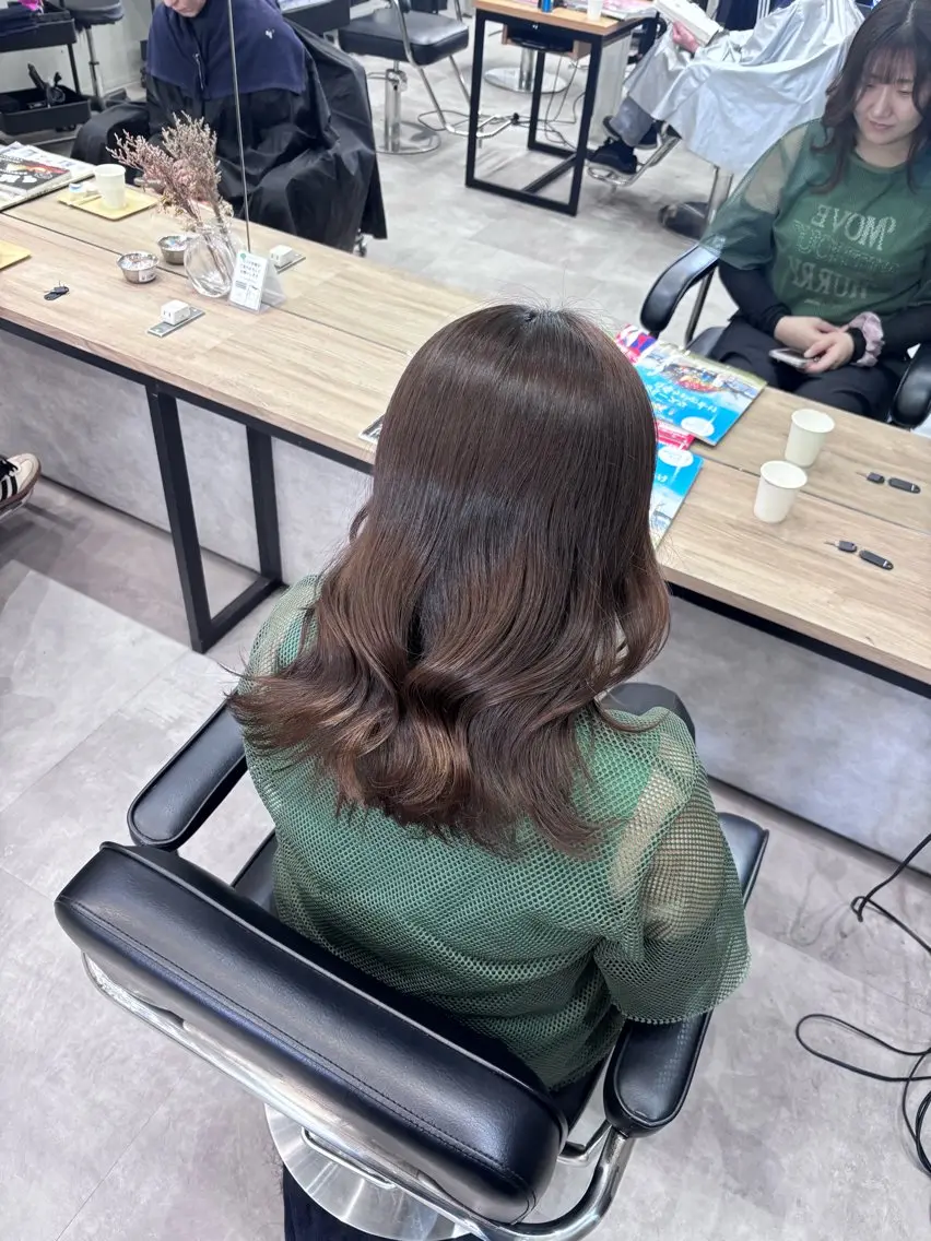 セミロング カラー ベージュカラー カット ヘアカラー トリートメント 片平 帆香のヘアスタイル