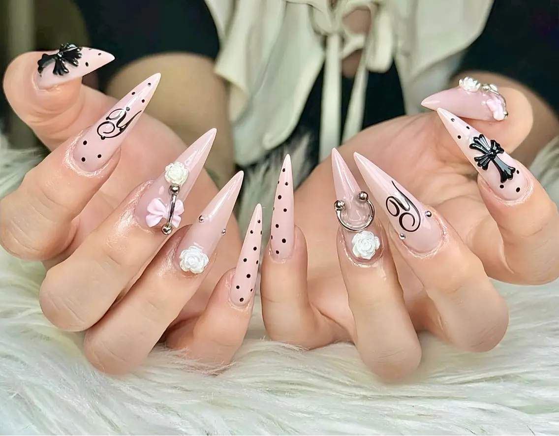 ネイル アートネイル ボルドー フレンチネイル ジェルネイル 氷ネイル・うるうるネイル ハンドネイル Yuki Nailsalonのネイルデザイン