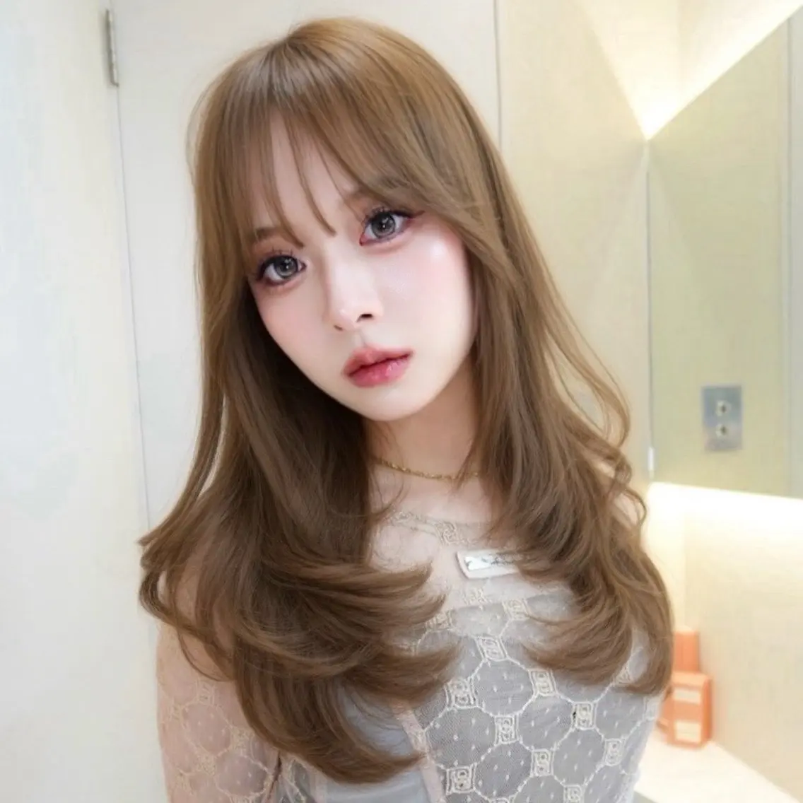 セミロング カラー ベージュカラー ブリーチ ブラウンカラー ダブルカラー ヘーゼル カット ヘアカラー トリートメント 🎀𝑆𝐴𝑅𝐴 /レイヤーカット🎀のヘアスタイル