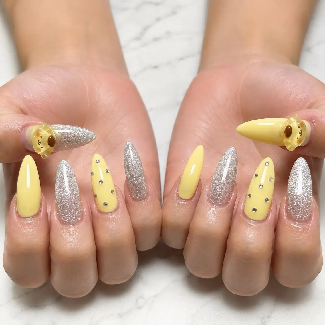 ネイル WHITE NAIL 鳳店AYUMIのネイルデザイン