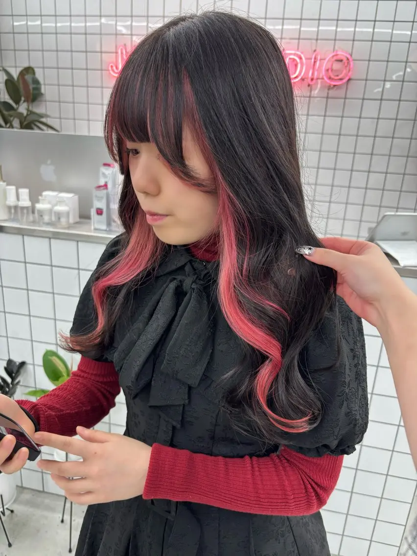 ロング カラー ピンクカラー 🫧‪Ameri🫧 Emma ecoleのヘアスタイル