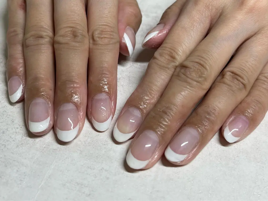 ネイル オーロラネイル フラワーネイル フットネイル フレンチネイル ジェルネイル mogunail &blowのネイルデザイン