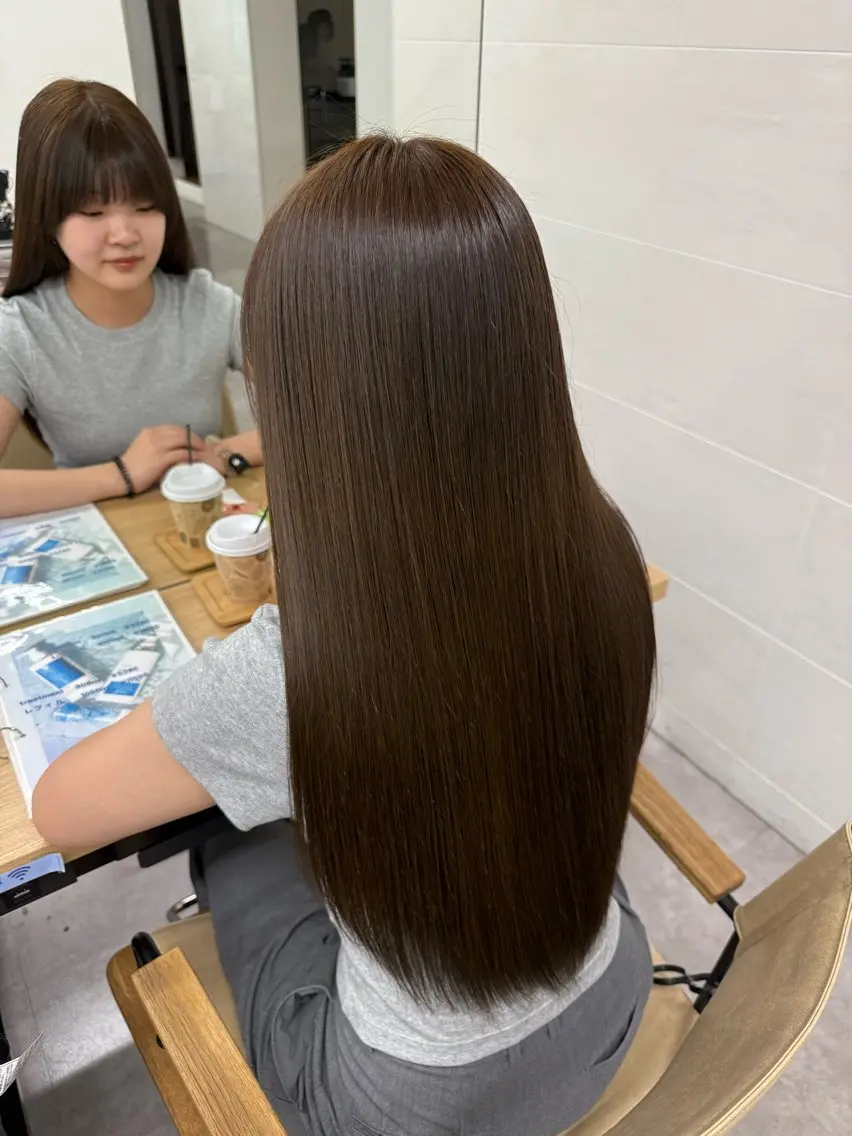 ロング カラー ブリーチ 髪質改善 トリートメント 韓国レイヤー🪽 無重力パーマナツキのヘアスタイル
