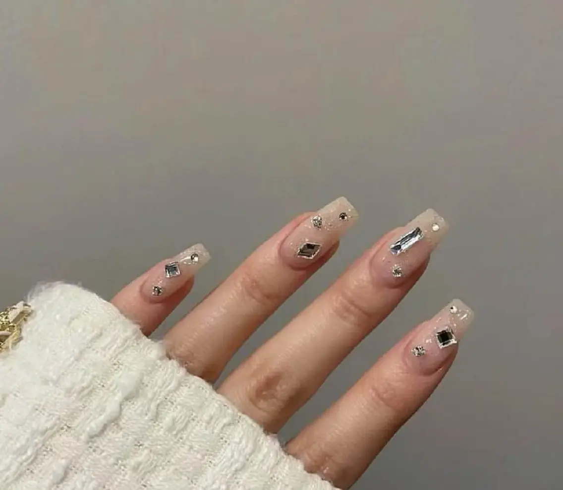 ネイル フラワーネイル フレンチネイル ジェルネイル ガラスフレンチ ハート ハンドネイル Oomiya 服部のネイルデザイン