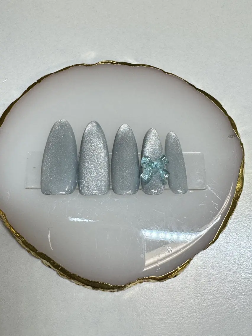 ネイル フットネイル フレンチネイル ガラスフレンチ 韓国ネイル マグネットネイル Queeens nailのネイルデザイン