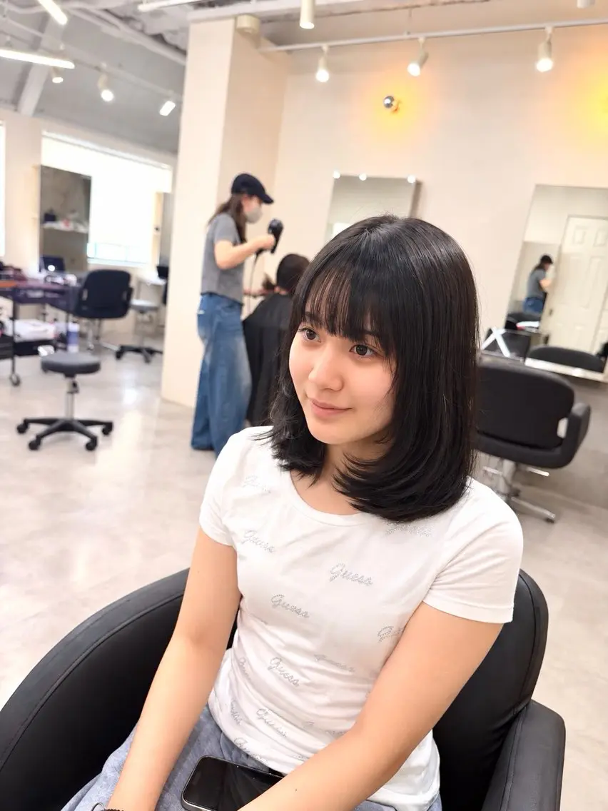ミディアム カット ヘアカラー トリートメント 🫧とぅるん艶髪🫧 透明感カラー×猿渡のヘアスタイル