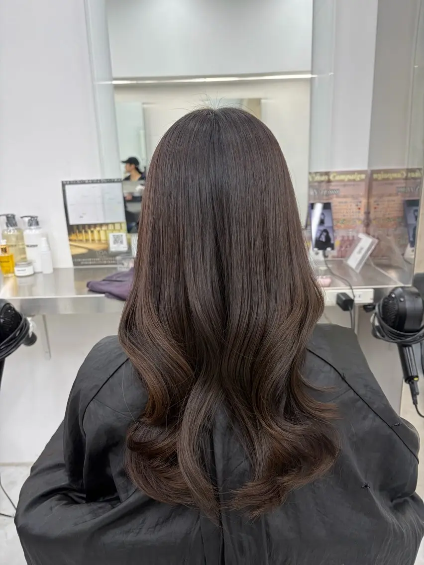 ロング カット ヘアカラー 艶髪ハイトーンカラー 渋谷🎀ririkaのヘアスタイル