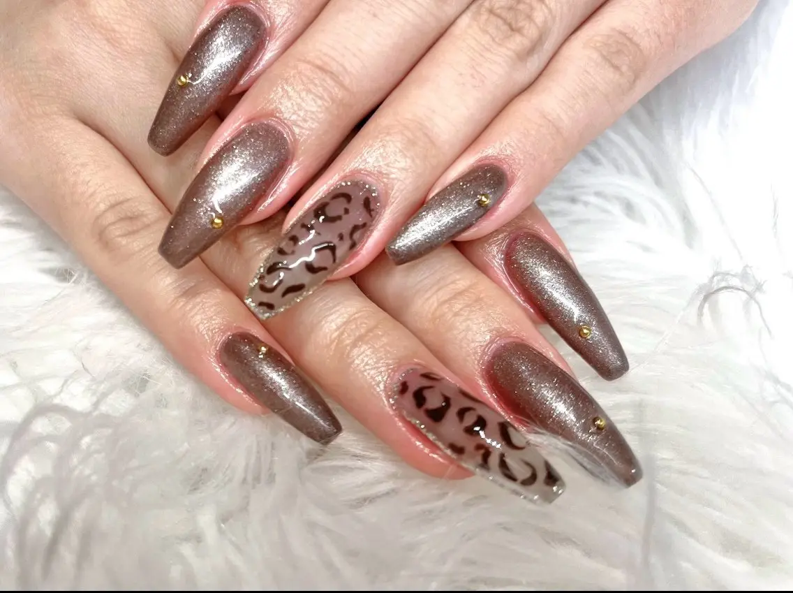 ネイル アートネイル べっ甲ネイル チークネイル 長さ出し フラッシュネイル ハンドネイル ハンドケア For you. Nail Salonのネイルデザイン