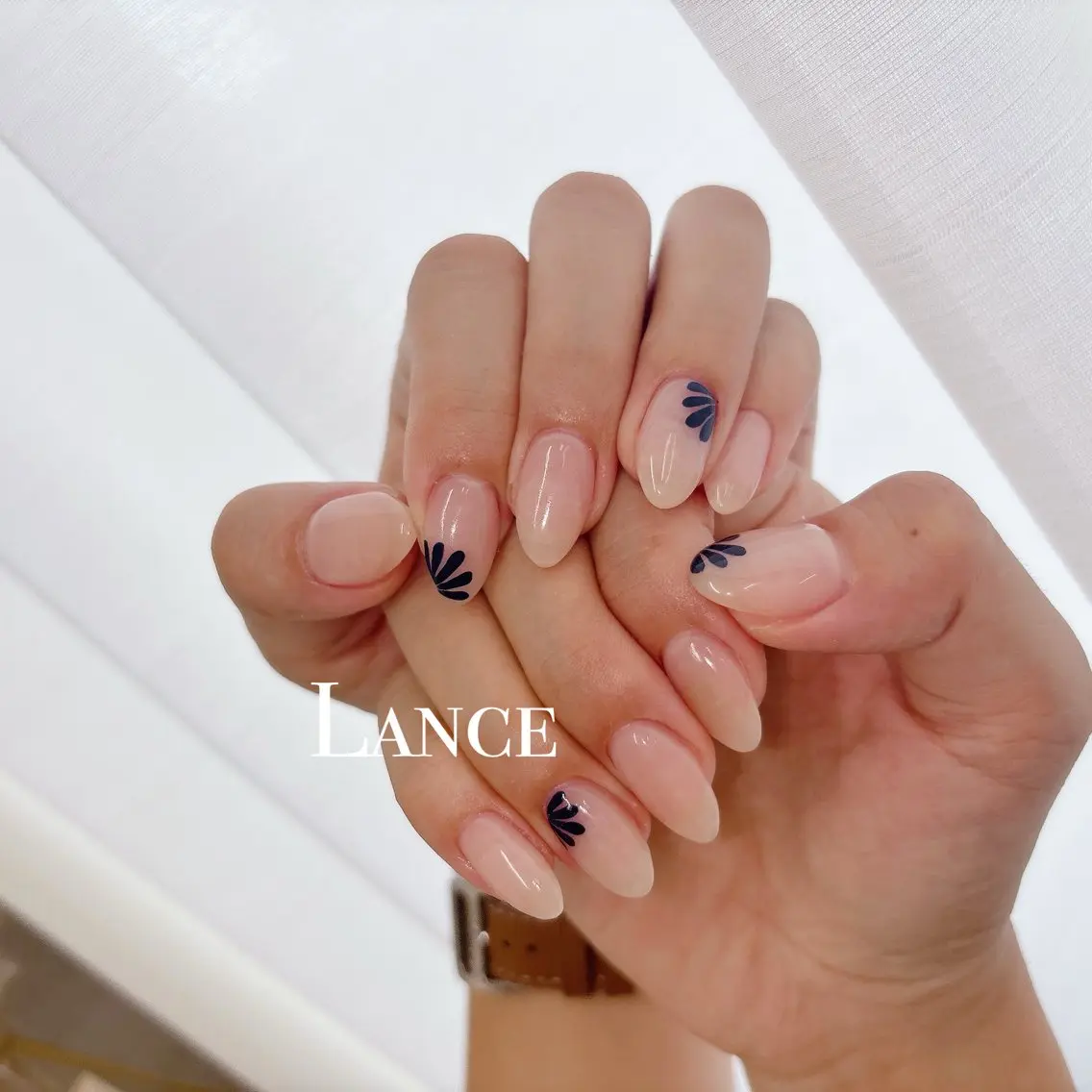 ネイル オーロラネイル フットネイル 氷ネイル・うるうるネイル キラキラネイル 韓国ネイル ハンドネイル Lance nailのネイルデザイン