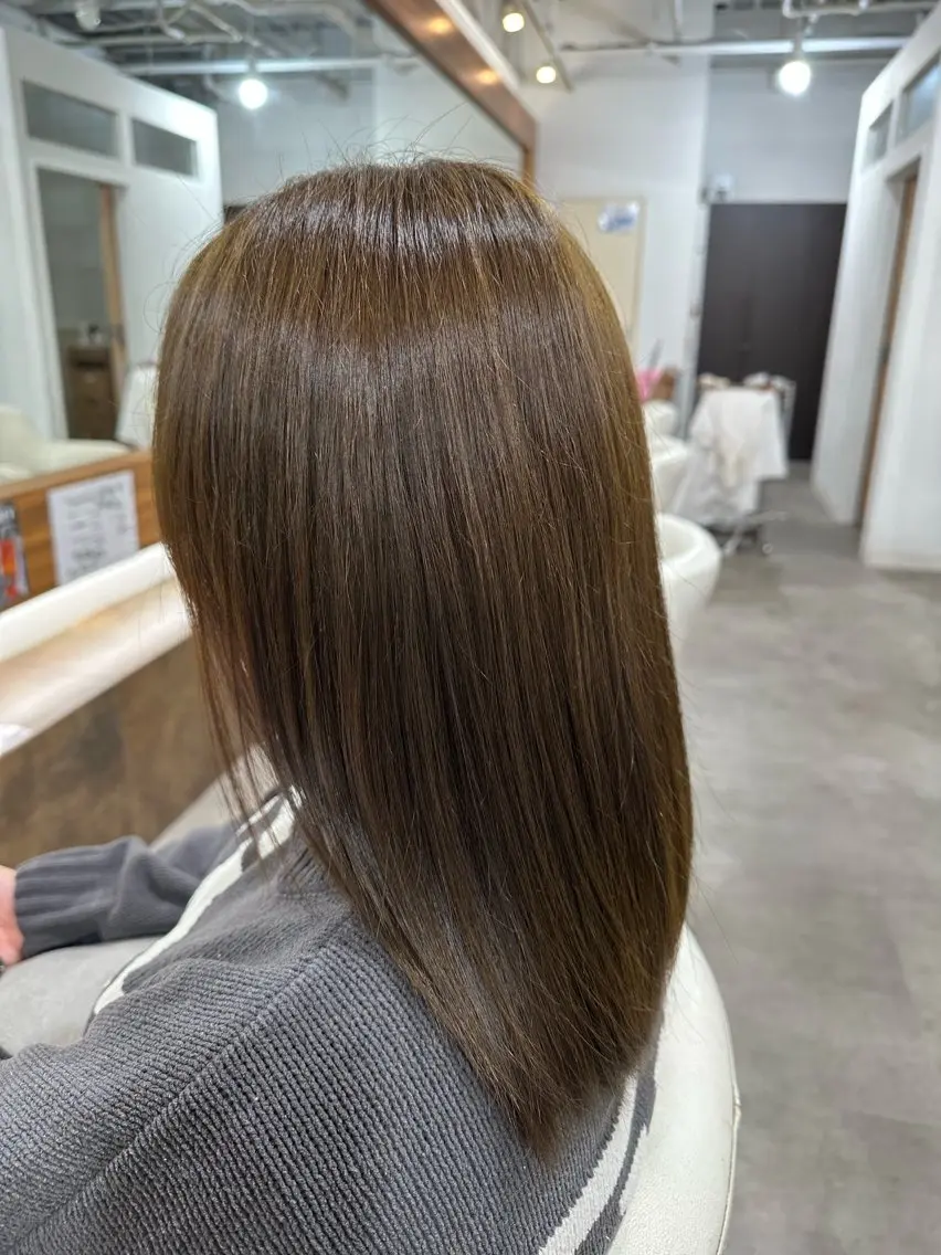 ミディアム カット ヘアカラー トリートメント 我満 宏映のヘアスタイル