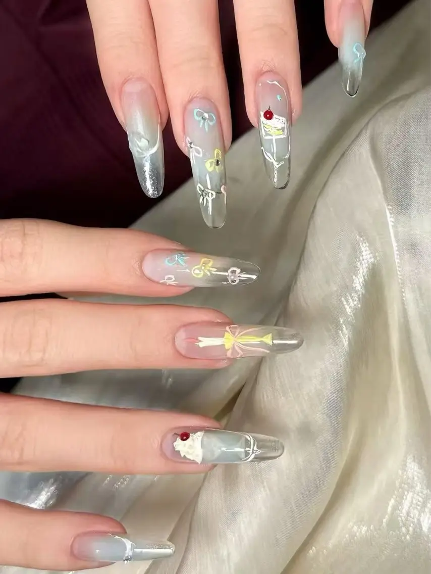 ネイル オーロラネイル フラワーネイル フットネイル フレンチネイル ジェルネイル ハンドネイル BabyYouMi nailのネイルデザイン