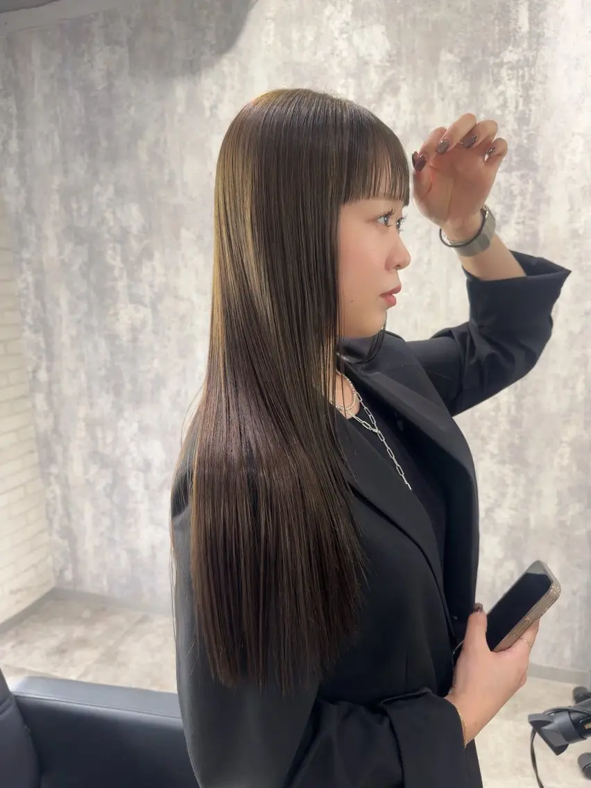ロング カラー ベージュカラー オリーブベージュ レイヤーカット ロング ローレイヤー レイヤー/ボブ/ 顔周り/yukinaのヘアスタイル
