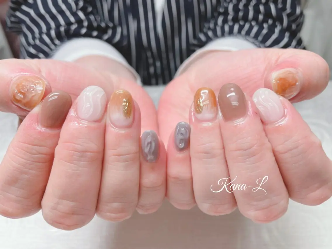 カラー ネイル ニュアンスネイル 芦辺 香奈のネイルデザイン