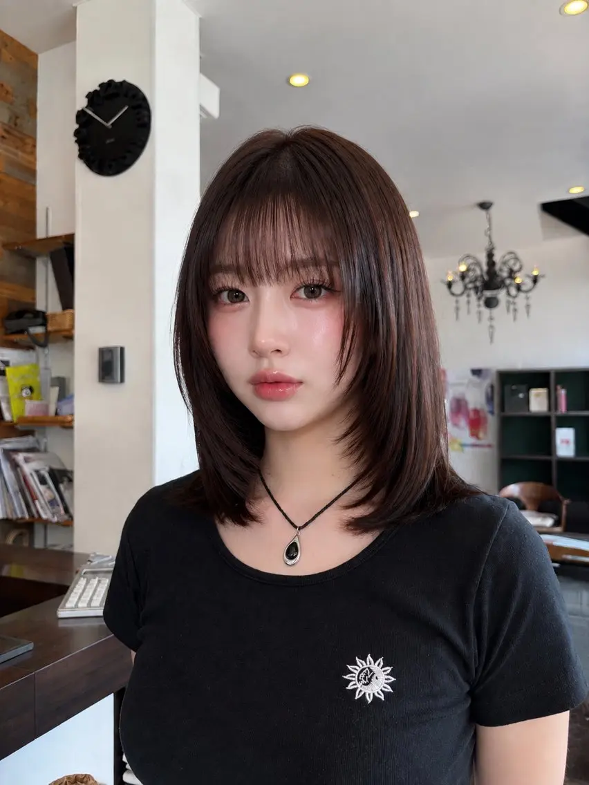 ミディアム ミディアムレイヤー レイヤーカット カット ヤスダ ホノカのヘアスタイル