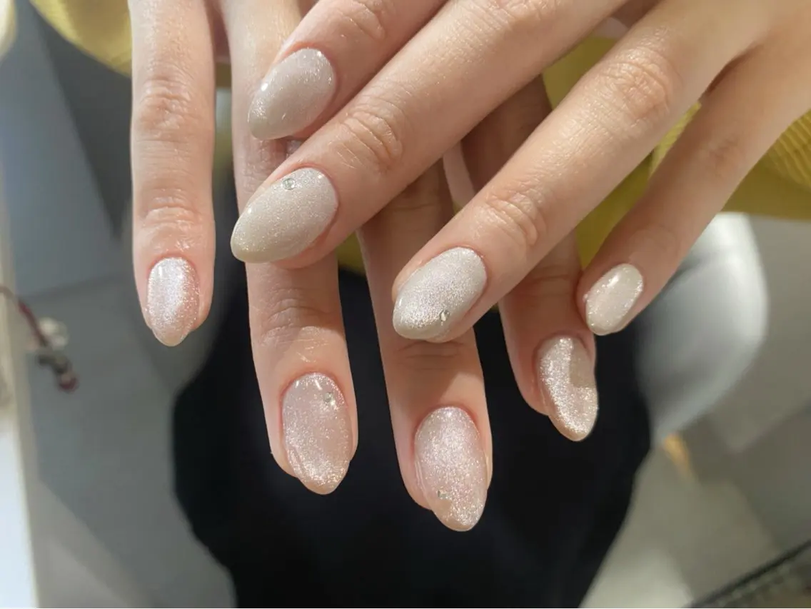 ネイル マグネットネイル オフィスネイル ワンカラーネイル シンプルネイル ストーンネイル nailsalon Única　ウニカのネイルデザイン