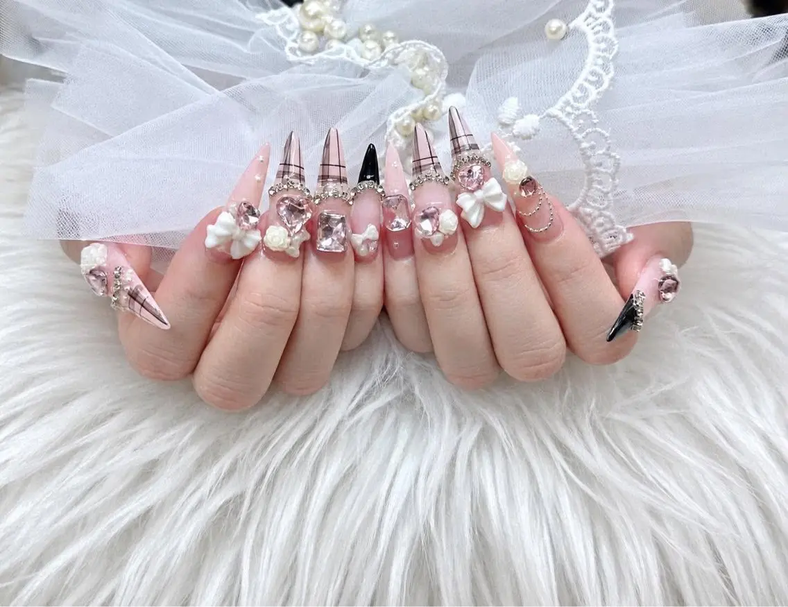 ネイル ハンドネイル ANH NAIL ゴテゴテ専門店💎のネイルデザイン