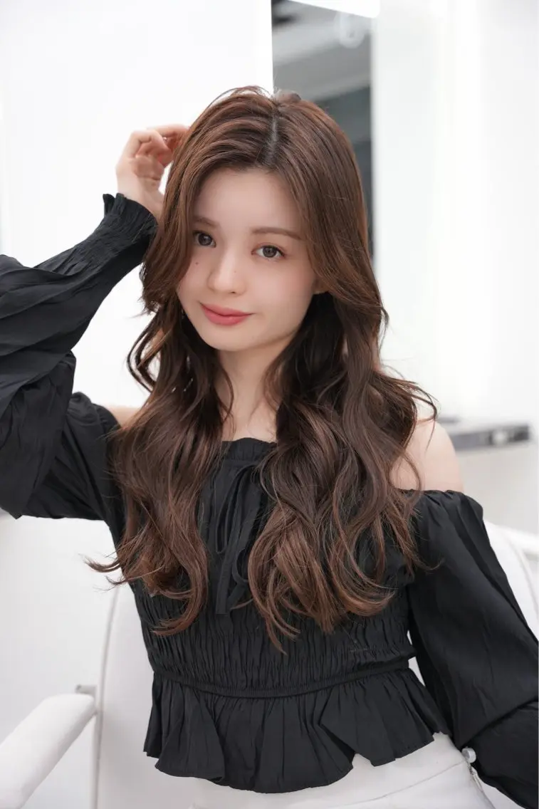 ロング 💙透明感カラー推し 🇰🇷ココロ🦋のヘアスタイル