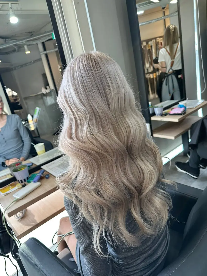 ロング カラー ヘアカラー トリートメント ヘアセット 難波ブリーチカラー 伊藤洋輝のヘアスタイル