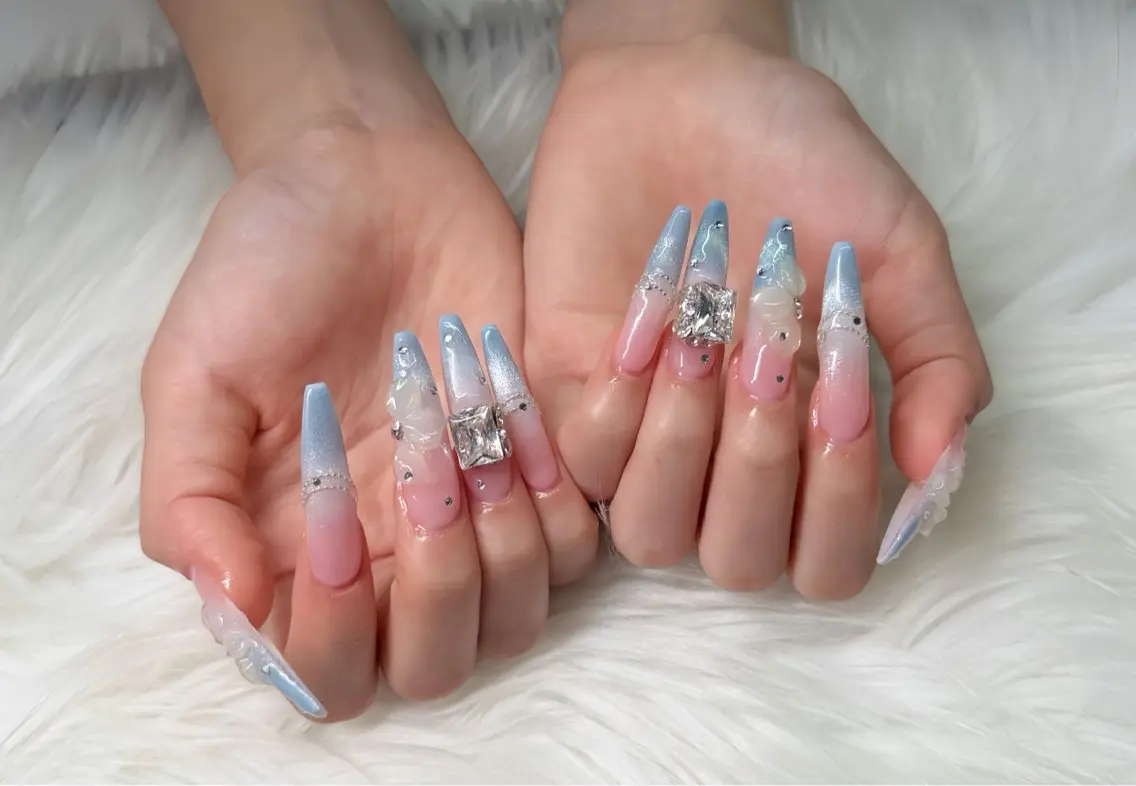 ネイル オーロラネイル チークネイル フットネイル フレンチネイル ジェルネイル Havi Nailsのネイルデザイン