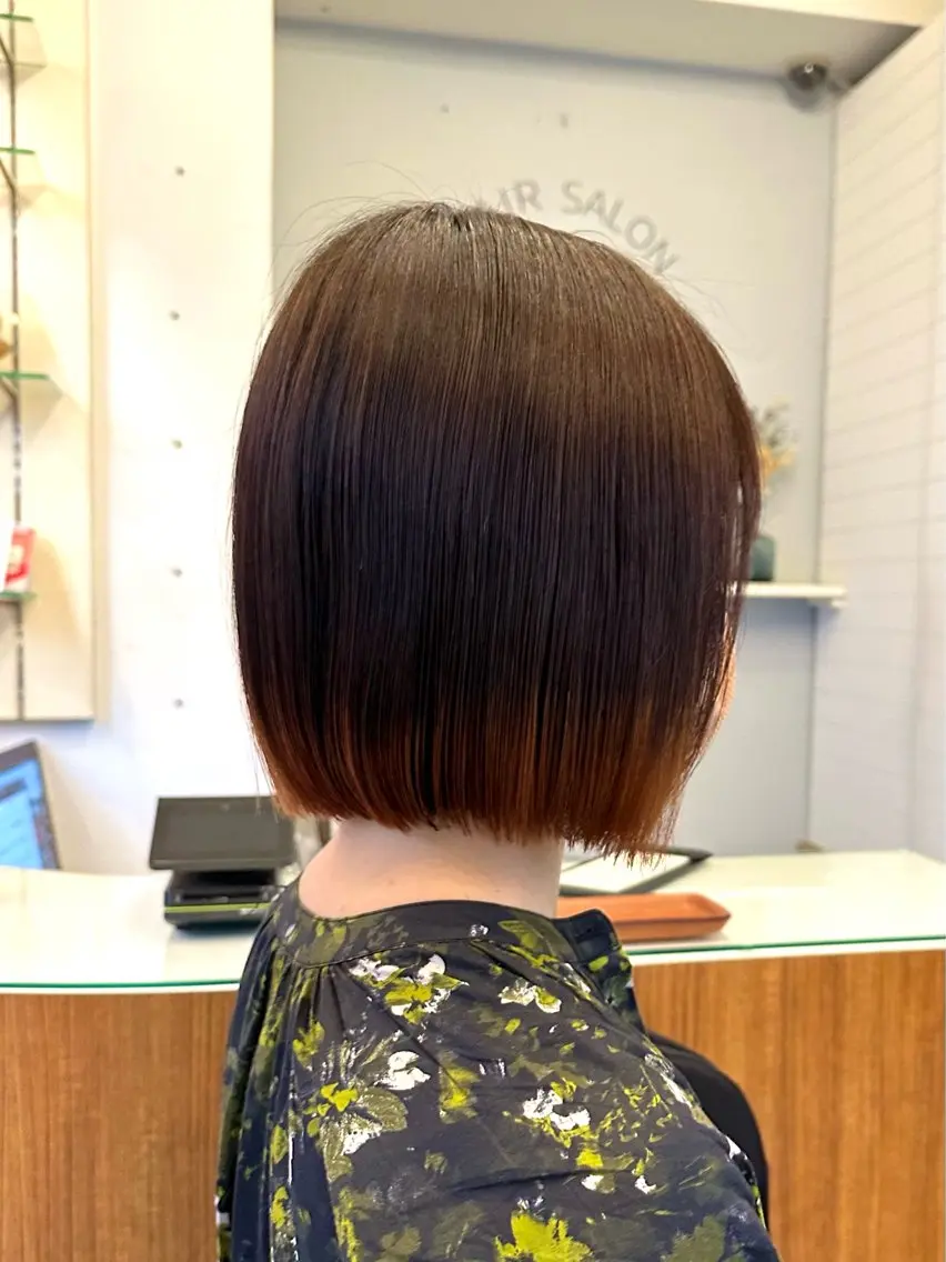 ショート カラー 切りっぱなしボブ ベージュカラー ブリーチ ブルーカラー 透明感カラー カット ヘアカラー 新宿御苑前/ボブ 髪質改善Ryuseiのヘアスタイル