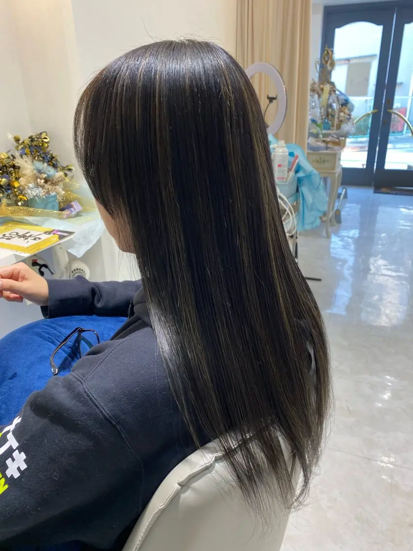 ロング カラー 黒髪 ブルーカラー ブルーブラック ハイライトカラー ハイライト MASUMI／ 川西能勢口LUMIAのヘアスタイル