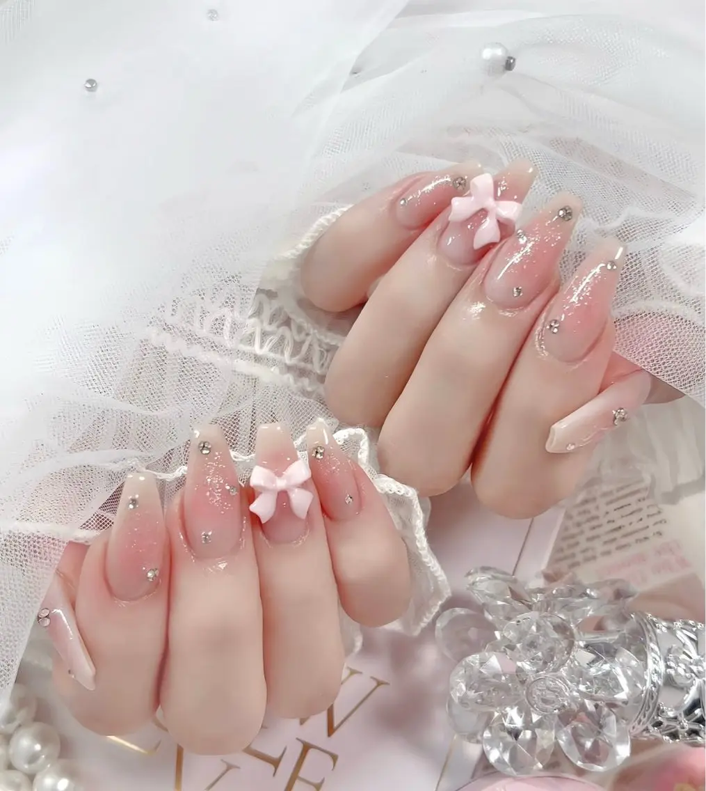 ロング 外国人風カラー 韓国風ヘア E🌷nail 長さだし専門店のネイルデザイン