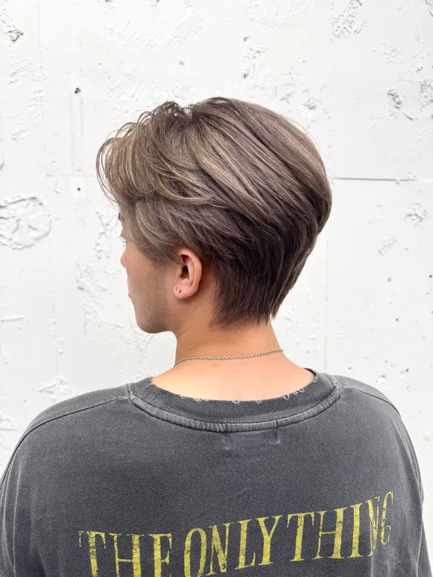 ミディアム カラー メンズ メンズブリーチ センターパート メンズ韓国風 ブリーチ ダブルカラー カット ヘアカラー 💈メンズ特化💈 TASUKUのヘアスタイル