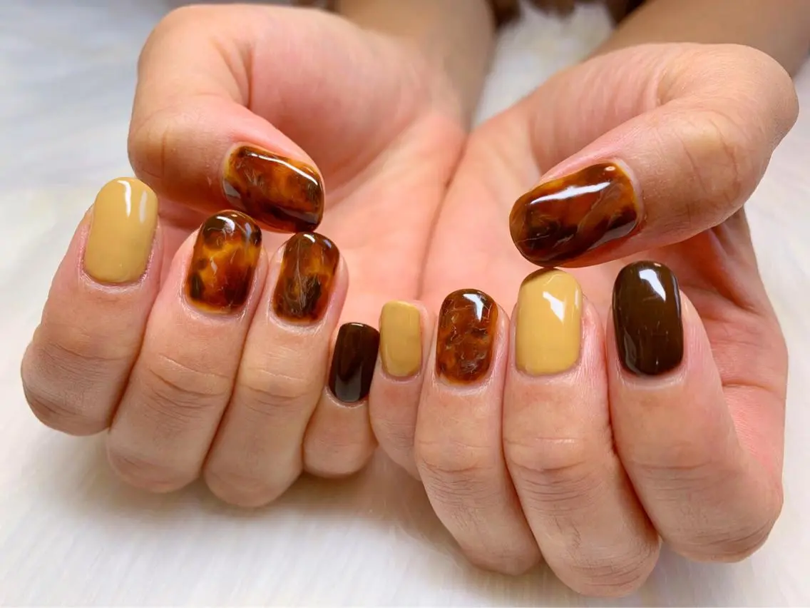ミディアム ハンドネイル nouva nailsのネイルデザイン