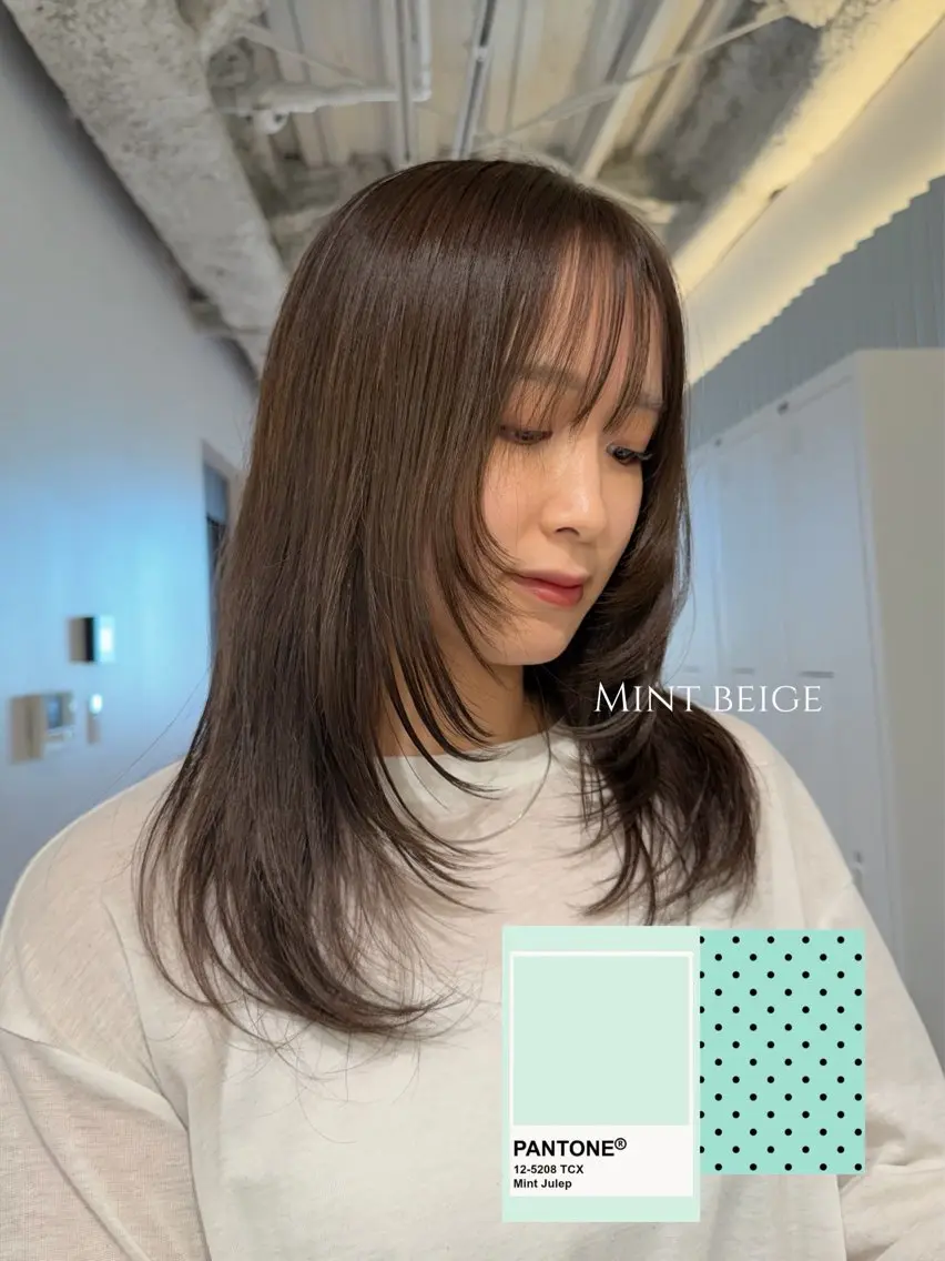 セミロング カラー カット ヘアカラー トリートメント 🫒オリーブ/透け感 レイヤー🌿‬モエカのヘアスタイル