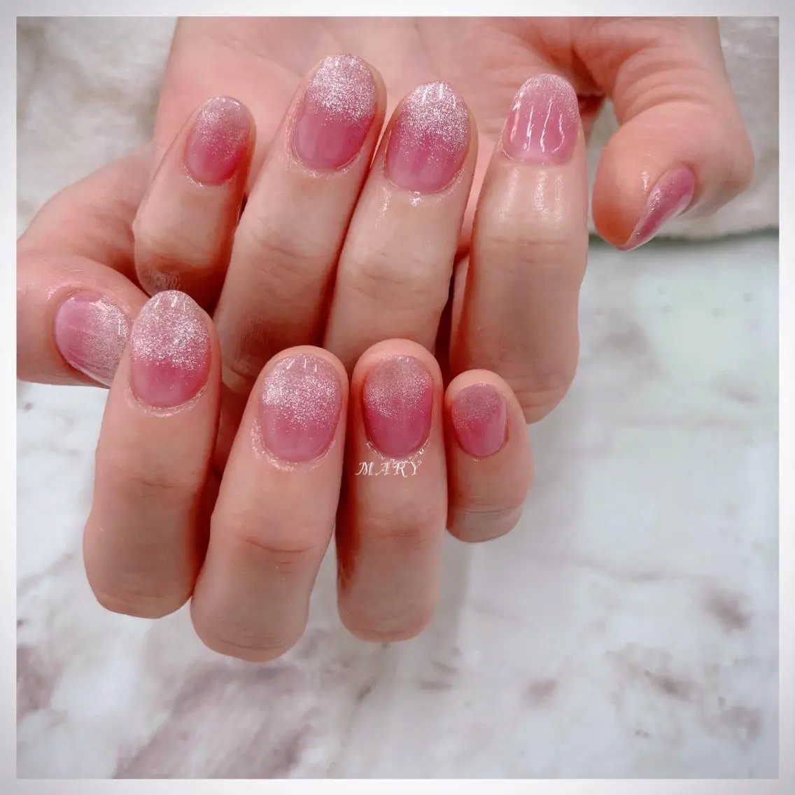 ネイル マグネットネイル ニュアンスネイル ピンク シンプルネイル 冬ネイル ハンドネイル Mary nail .narumiのネイルデザイン