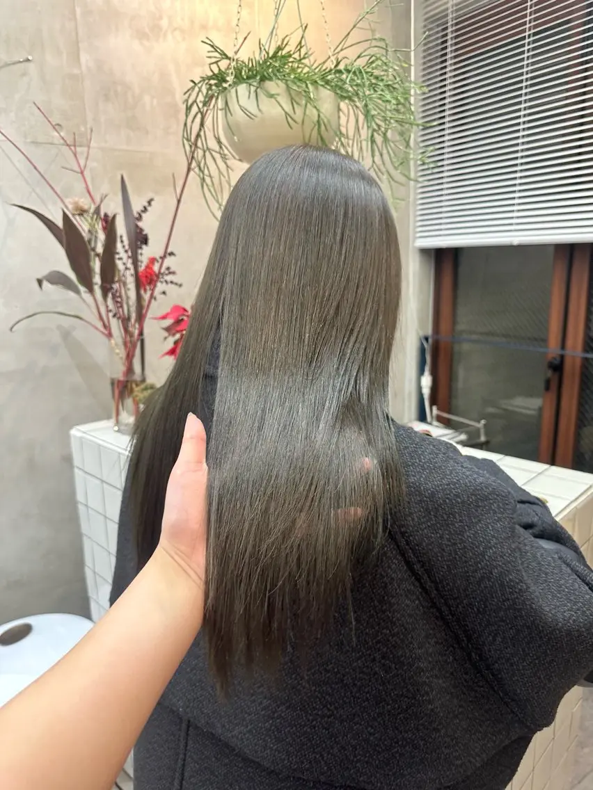 ロング カラー グレージュ オリーブグレージュ オリーブグレー ヘアカラー トリートメント カットモデル募集中 ／HARUKA🎀のヘアスタイル