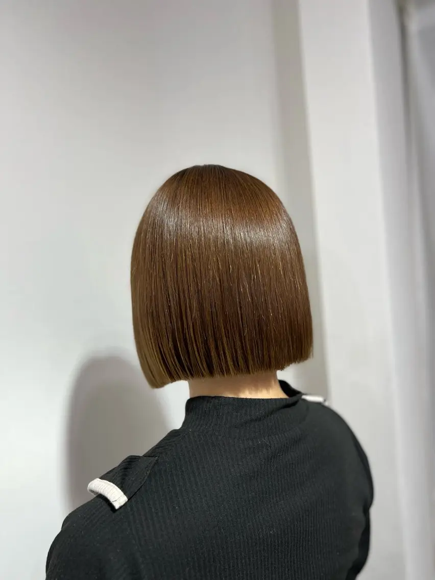 ショート カラー 切りっぱなしボブ ショートボブ イルミナカラー ボブ くびれヘア 神戸ボブ✂️ ioe三宮/田 伸佳のヘアスタイル