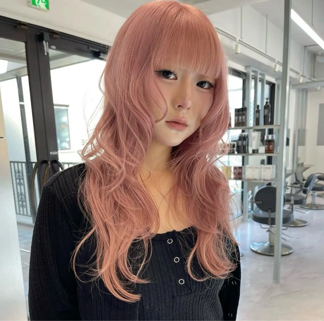 ロング 顔周りカット 小顔カット ハイトーン/髪質改善 /ブリーチ縮毛のヘアスタイル