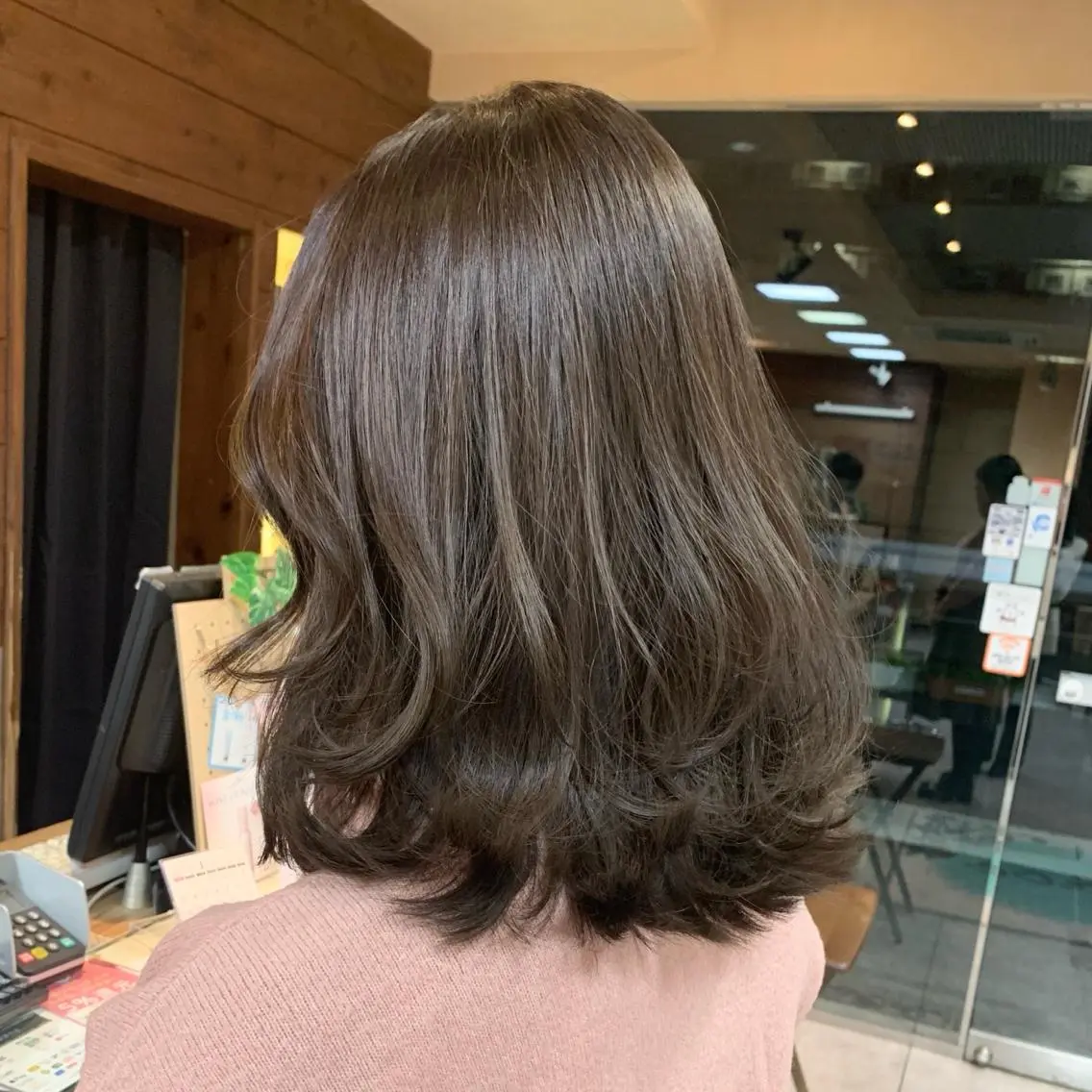 ミディアム レイヤー/艶髪カラー 森本くるみのヘアスタイル