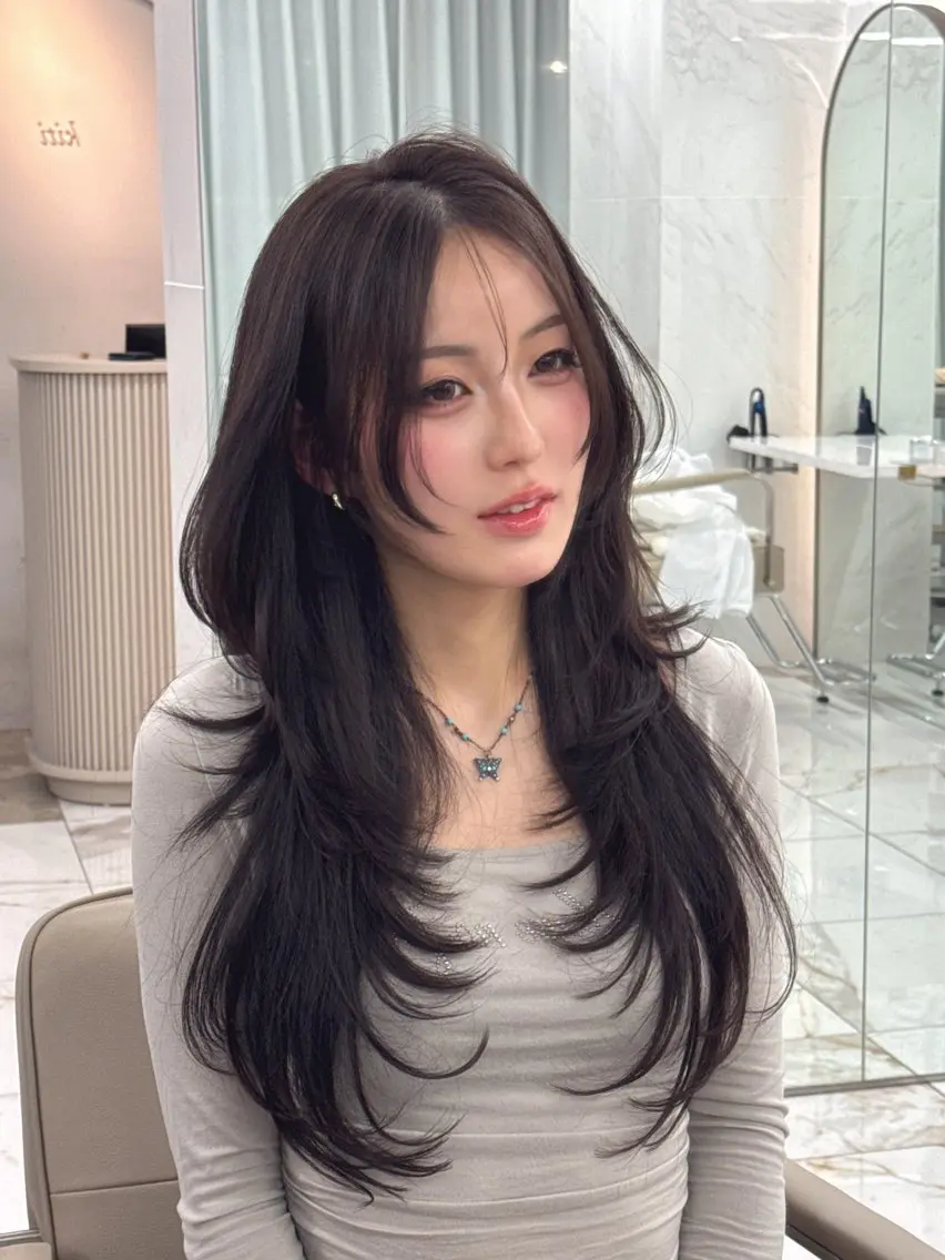 ロング のり🐼顔まわり/ 韓国/レイヤーカットのヘアスタイル