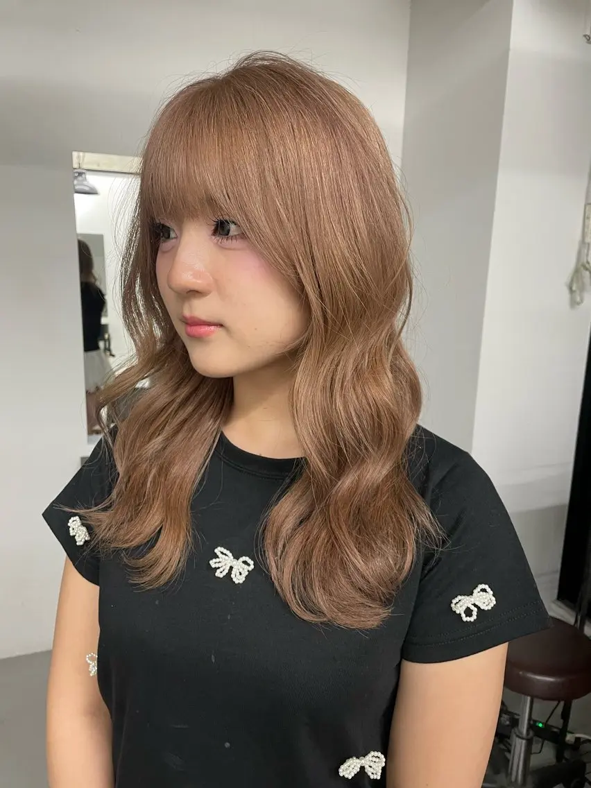 セミロング カラー ベージュカラー ヘアカラー トリートメント レイヤーカット/ ハイトーン/ゆうあのヘアスタイル