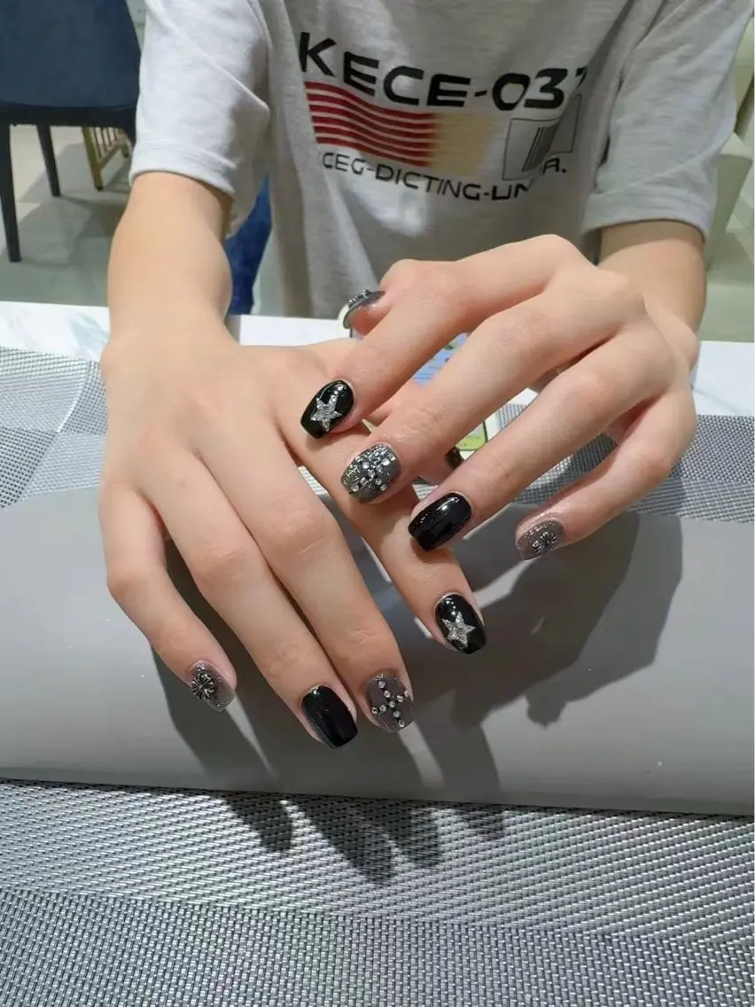 ネイル 里奈 Nailのマツエク・マツパデザイン
