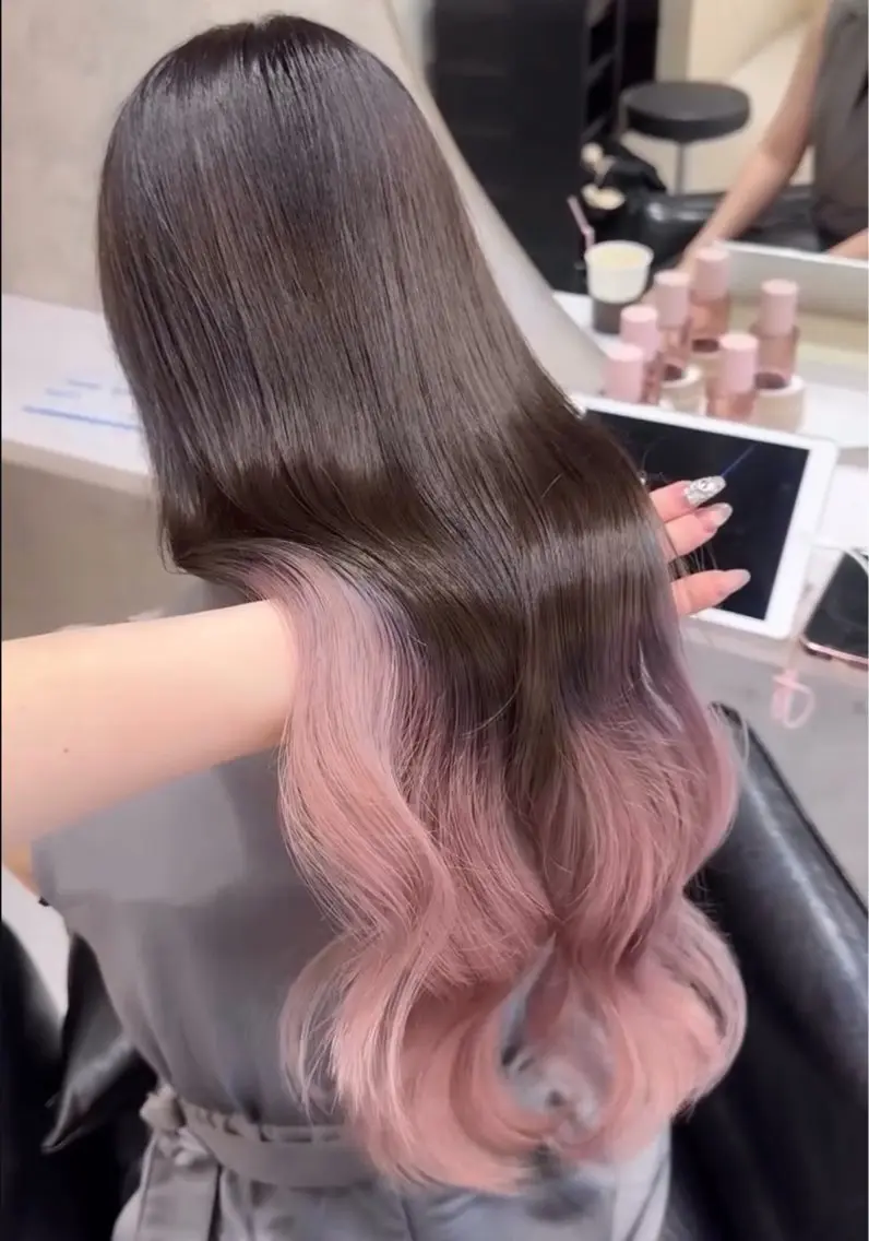 ロング カラー ブラウンカラー 透明感カラー グラデーションカラー ピンクカラー ホワイトピンク ヘアカラー 岡山ハイトーン/ 透明感カラー/赤木雅のヘアスタイル
