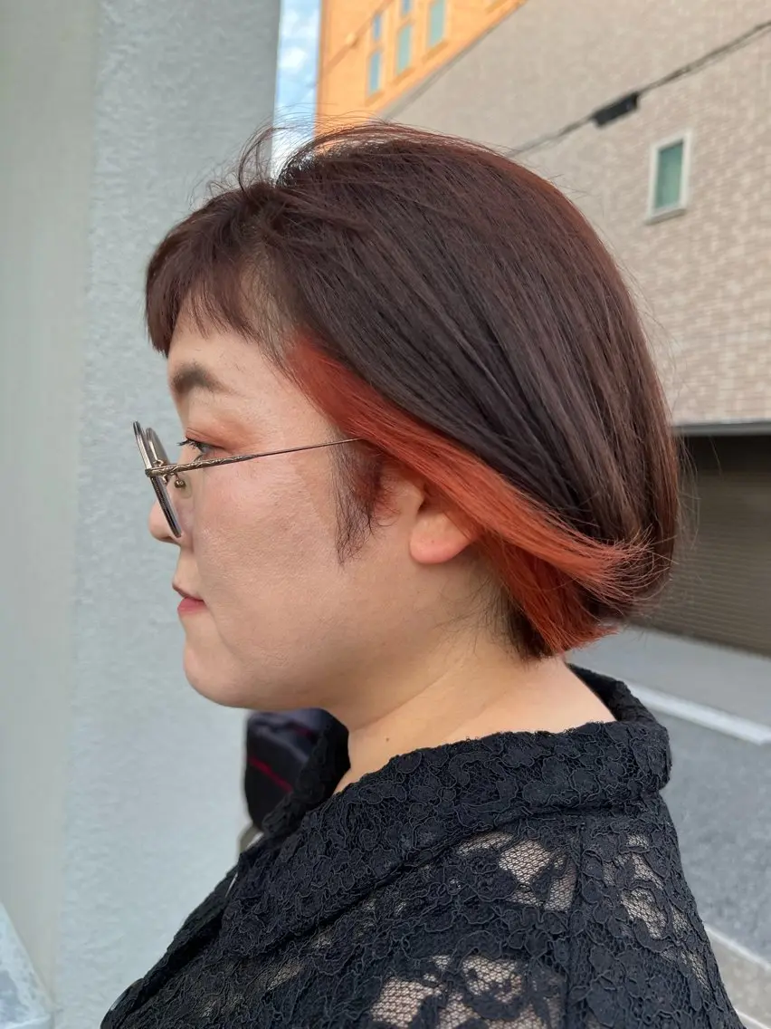 ショート カラー ブラウンカラー インナーカラー オレンジ オレンジブラウン ヘアカラー 今田 飛奈のヘアスタイル