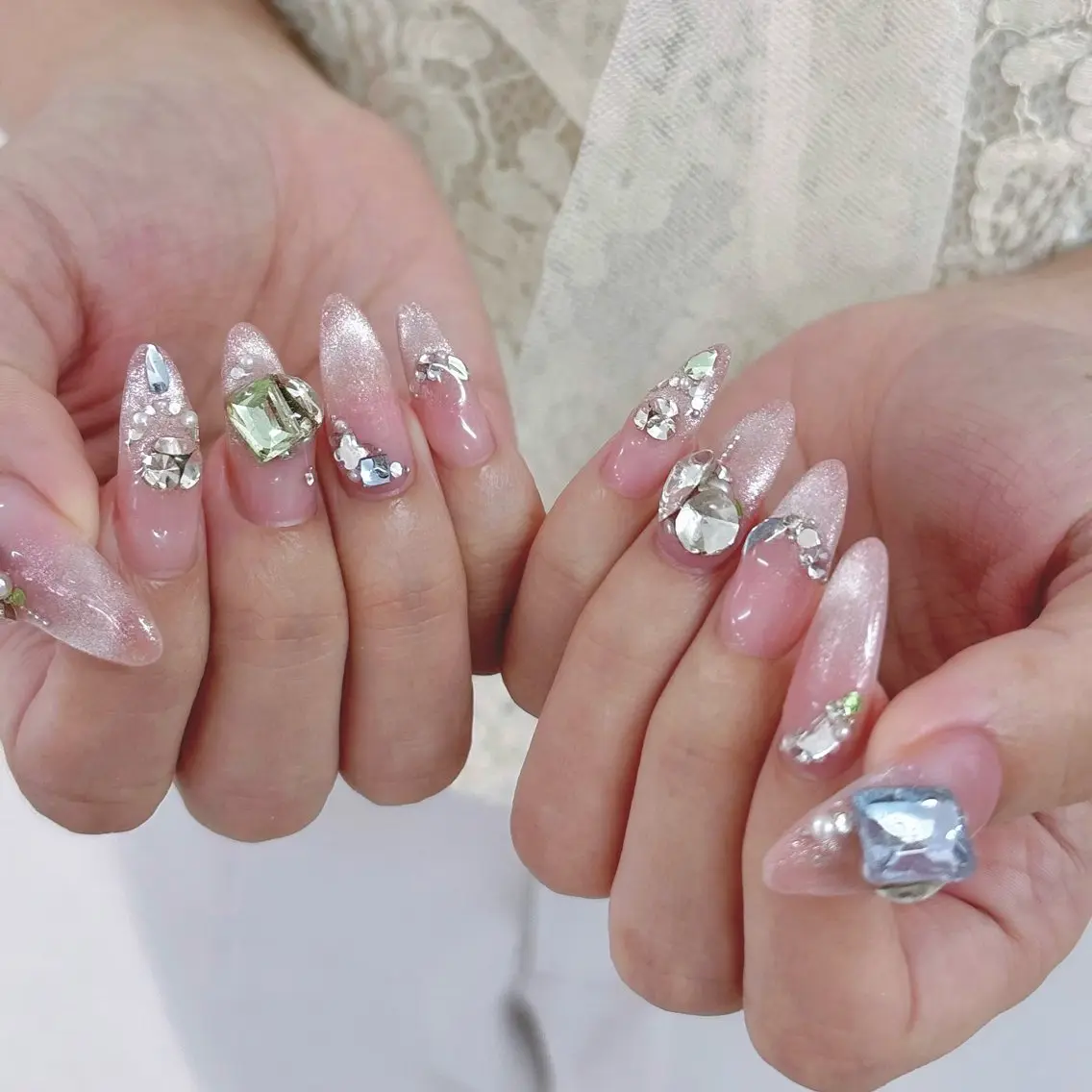 ネイル 持ち込み ハンドネイル Arowa (アロワ)のネイルデザイン