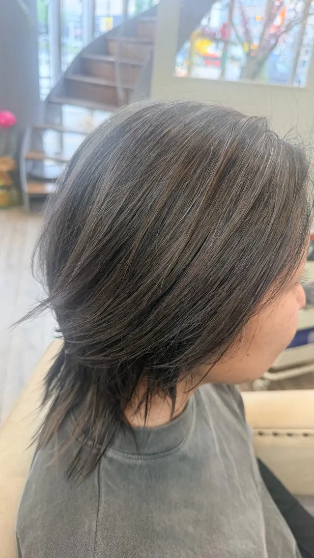 ショート ハイライト カット ヘアカラー トリートメント 鶴見 和美のヘアスタイル