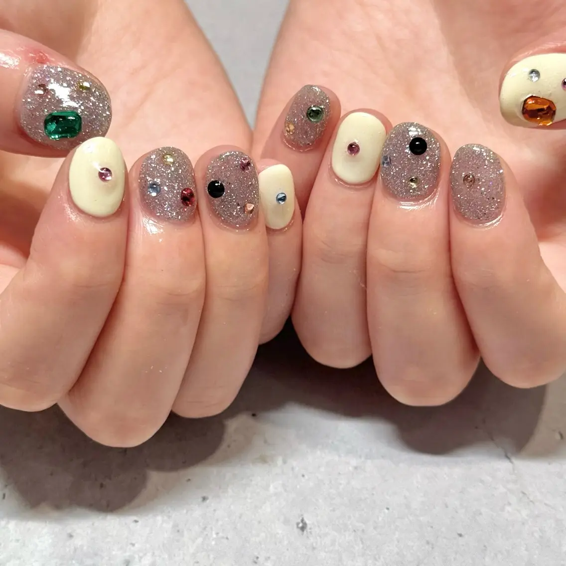 ネイル ハンドネイル chika .のネイルデザイン