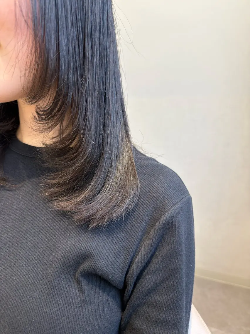 ミディアム レイヤーカット 縮毛矯正 🍇おぐら めぐみ🍇のヘアスタイル