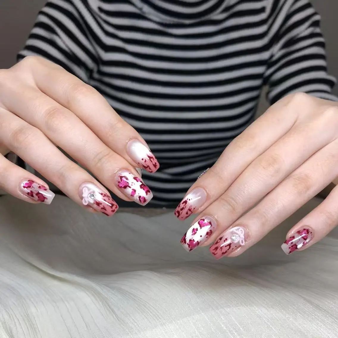 ネイル オーロラネイル チークネイル 長さ出し フットネイル フレンチネイル Kana🌻マツエク &Nailサロン💛のネイルデザイン