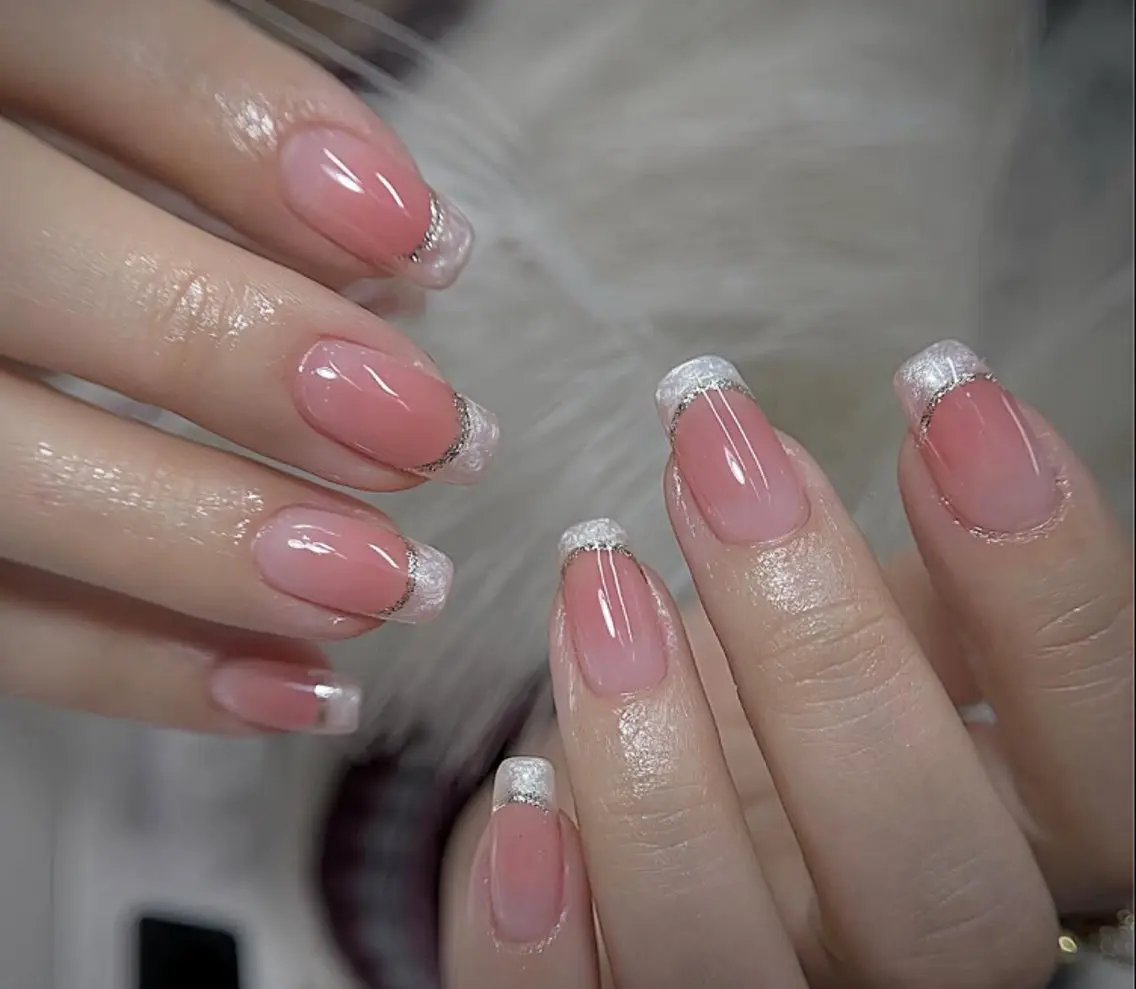 ネイル フレンチネイル ジェルネイル ガラスフレンチ ハロウィン ハート H.baby Nail Salonのネイルデザイン