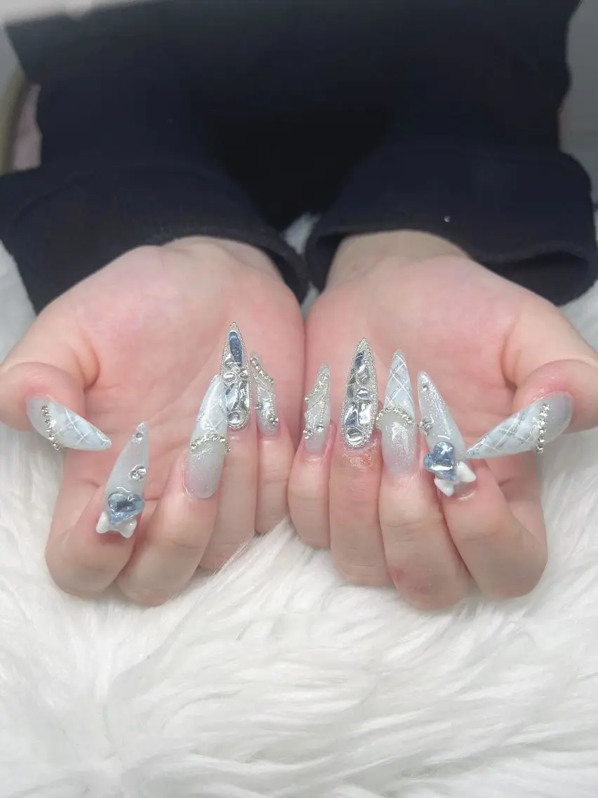ネイル 長さ出し グラデーション 卒業式 キラキラネイル マグネットネイル Lee Nailsのネイルデザイン