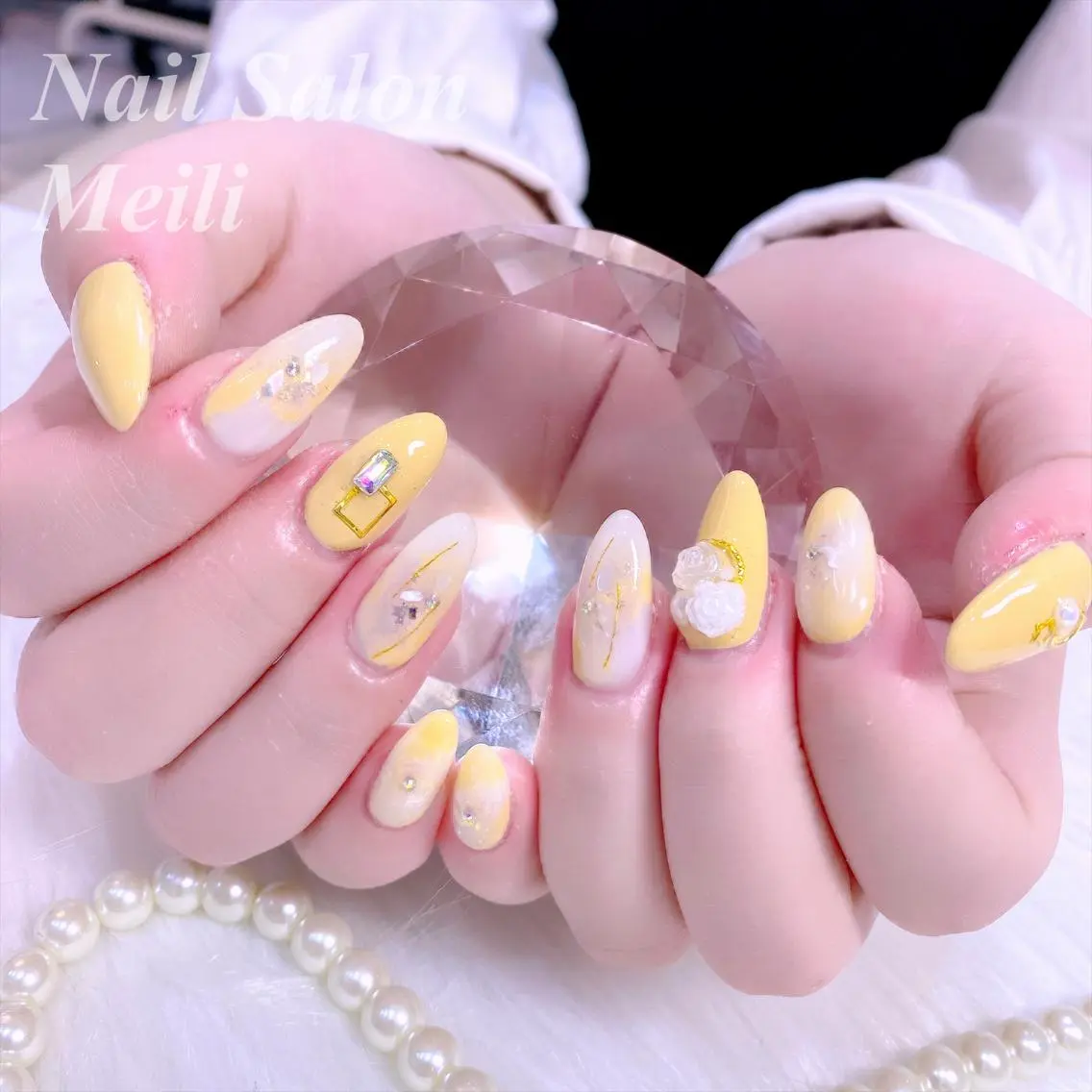ネイル アートネイル 春ネイル 冬ネイル 黄色 NAILSALON MEILIのネイルデザイン